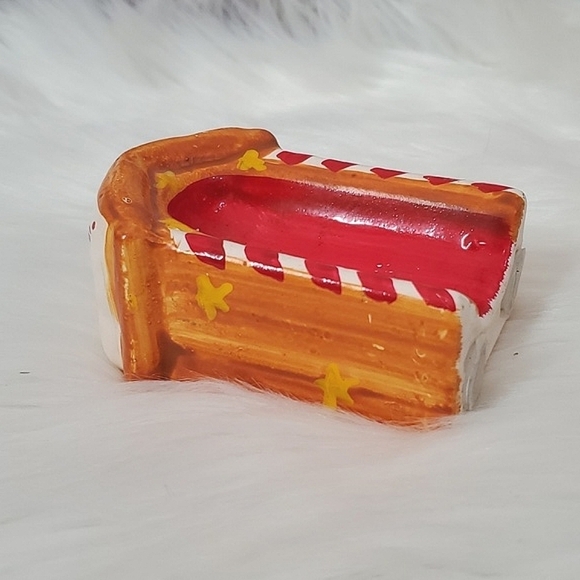 Vintage Christmas Santa Claus Nutcracker North Pole Salt & Pepper Shakers - Picture 10 of 16